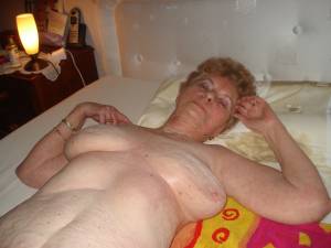 amateur granny 01, seriously old with nice pussy x18y7nrkk1jap.jpg