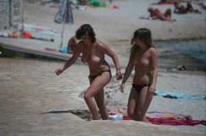 2 nudist teens (topless)-27nsp07yua.jpg