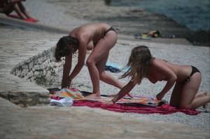 2 nudist teens (topless)-p7nsp011o0.jpg