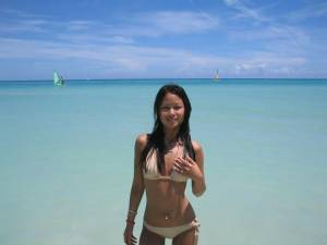 Asian Girl on Holiday - Topless pics x43-r7nt03dk0h.jpg