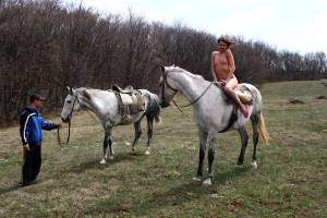 NiR 2012-09-07 Vika A. - Horse Riding on the Ai-Petri Mountain-v7nt4l5iup.jpg