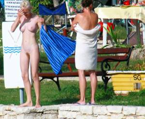 Nudist Blonde With Her Mom (125 Pics)-r7nt7wwcxu.jpg
