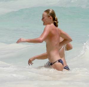 Kate Bosworth – Topless Bikini Candids in Cancun-07ntkkiy0a.jpg