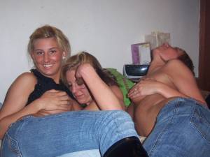 3 Horny Amateur Teen Girlfriends showing her Naked Bodies (72pics)u7nu1whpye.jpg