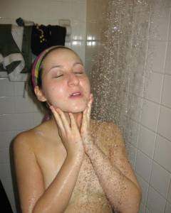 Shaving shower girl x33-n7nuk5uxh2.jpg