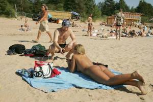 Blonde Beach Nudist x27m7nwlu65ho.jpg
