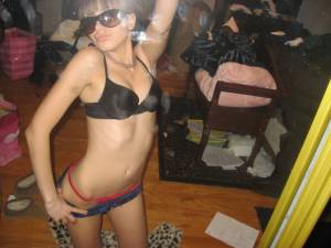 Amateur Cutie With Cam x76-l7nwupemgo.jpg