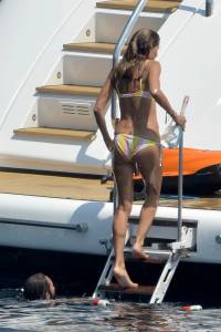 Heidi Klum – Bikini Topless Candids in Italy-t7nxt3m7vn.jpg
