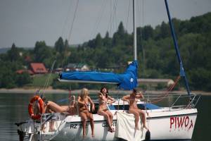Amateur nude girls posing on yacht 2006-t7nxxc7o7w.jpg