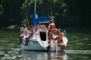 Amateur-nude-girls-posing-on-yacht-2006-c7nxwwd0ij.jpg