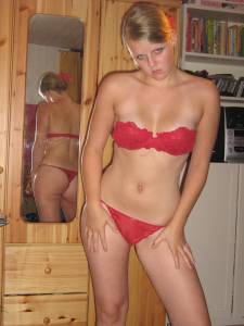 Hot Blonde shows her Naked Body (35pics)-x7oal4pfjg.jpg