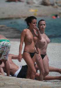 Topless Beach Voyeur - Lots Of College Girls-n7oaquck5o.jpg