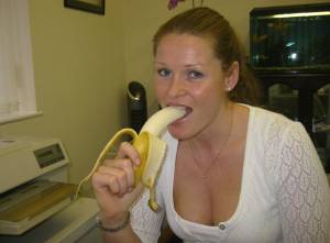 Amateur girl who likes to eat bananas-d7oash2wyp.jpg
