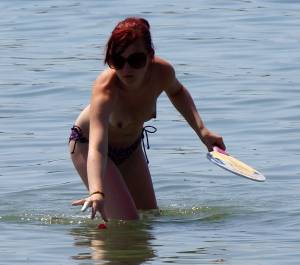 Slim Redhead Topless on the Beach-b7od363ayh.jpg