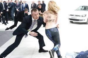 Putin meets Femen activists in Hannover -i7og2mll66.jpg