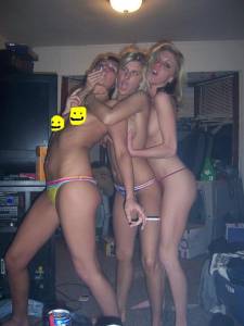 3 Girlfriends-c7ogmccasa.jpg