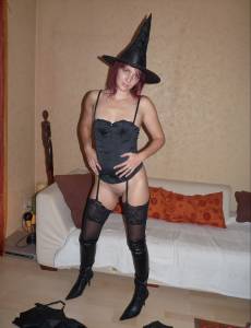 Naked Amateur Witch [x40]-t7o20s0r5d.jpg