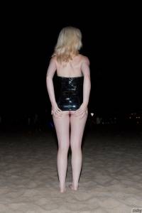 Catie Parker (Topless Beach)-t7o26niemn.jpg