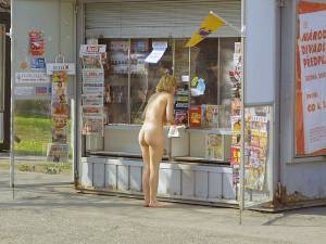 Nude-in-Public--Marcela-o7o7rmd6cu.jpg