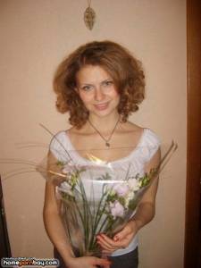 Busty-russian-wife-Alina-57o8ww6fhg.jpg