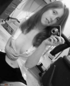 Redhead sexy teen Cindy selfies-57o9bduc63.jpg