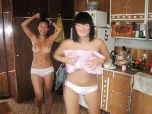 Russian amateur girls in the bath [x68]-y7ojdiifm5.jpg