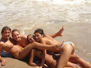 Russian amateur girls on vacation [x55]-t7ojibh3jc.jpg