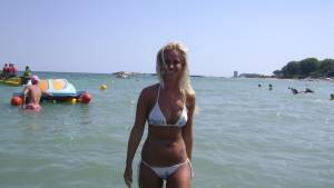 Russian-amateur-girls-on-vacation-%5Bx55%5D-p7ojialy4w.jpg