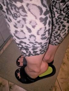 Eva feet_leopard leggings-p7ok24f32r.jpg