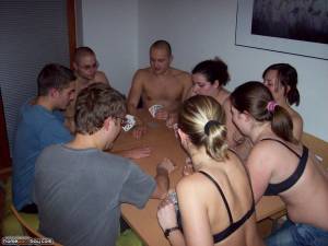 Game of strip - Amateur-f7ok6cnqrh.jpg