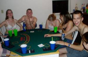 Playing strip poker and stripping-67okldnzi1.jpg