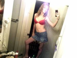 Amateur-Girl-Sexting-Photos-%5Bx125%5D-c7ok9d37yg.jpg