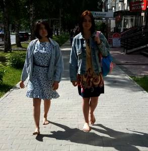 Russian women with dirty feet-o7on1ibu1q.jpg