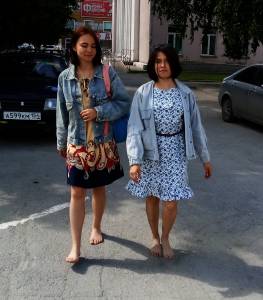 Russian women with dirty feet-47on1g2woe.jpg