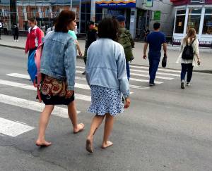 Russian women with dirty feet-77on1ig0j5.jpg