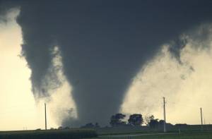Tornado-photography-v7opn8u2wl.jpg