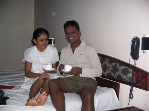 Srilankan-married-couple-o7orhsik0l.jpg
