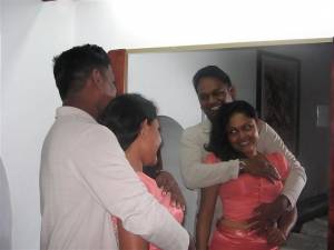 Srilankan-married-couple-37orhr1r4p.jpg