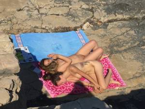 Naked-bosnian-girls-on-hvar-island-37orhue27m.jpg