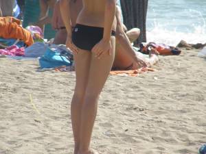 Greek Bikini Candids 1-77osbc1yx0.jpg