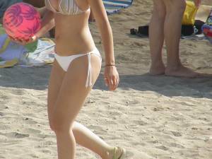 Greek-Bikini-Candids-1-q7osbcllbf.jpg