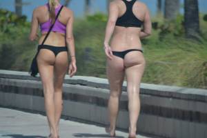 Pool-Bikini-Edition-Spying-Voyeur-Summer-is-Back%21--77otfvewvg.jpg