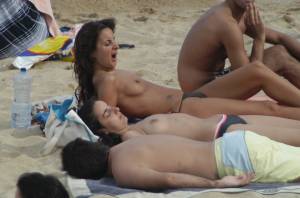 Spying Topless Beach Girls x42m7otdd3l55.jpg