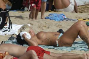 Spying Topless Beach Girls x45-37otdejisw.jpg