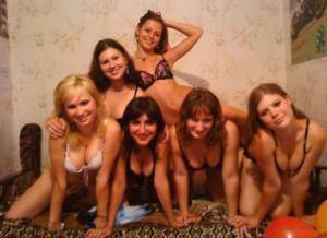 Ukranian teens house party-l7ovm1ryyl.jpg
