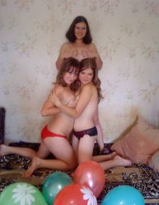 Ukranian teens house party-c7ovm1trmg.jpg