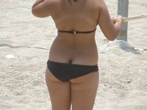 Spying Bikini Buttcrack Girl Greecea7ow9xmlxr.jpg