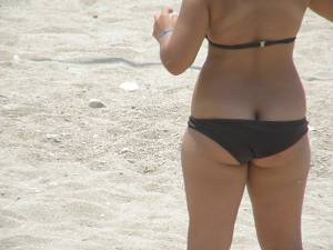 Spying Bikini Buttcrack Girl Greecek7ow9xvlhu.jpg