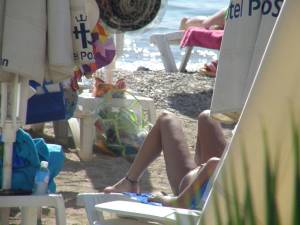 Spying Topless Girl from the Back - Greecel7owvegxvd.jpg