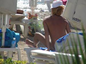 Spying Topless Girl from the Back - Greece67owvdltv3.jpg